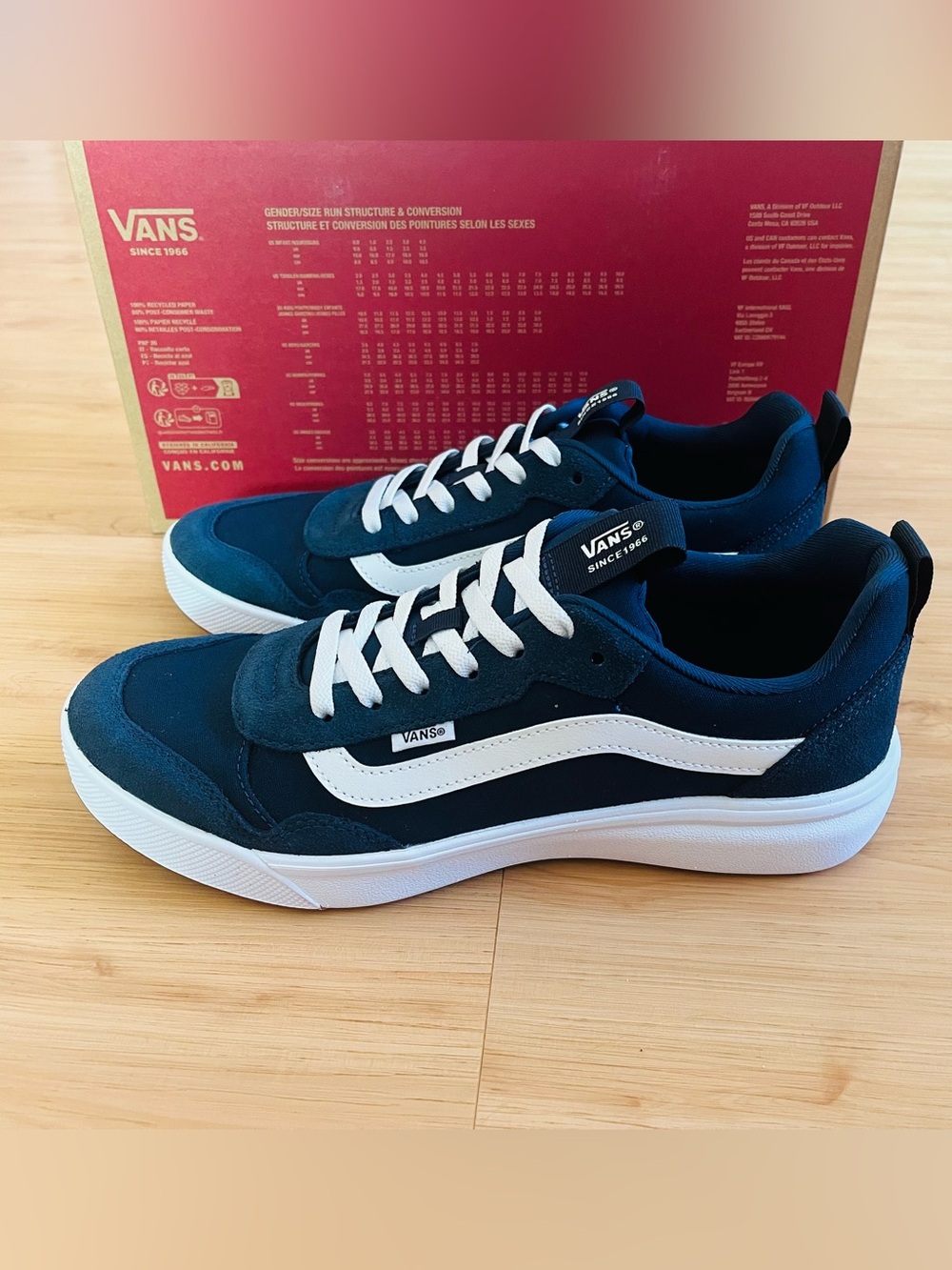 Vans Range Exp Suede Canvas
Navy Women 8.5 US